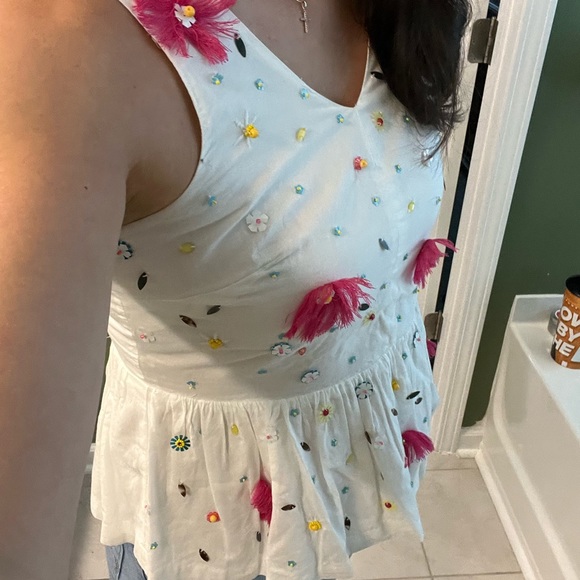 Cute and funky white top - Picture 2 of 5